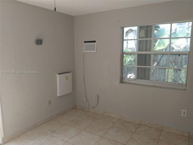980 NW 109th St B-REAR, Miami, FL 33168