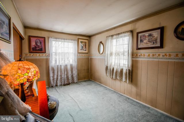 220 HAMPSHIRE DR, Chalfont, PA 18914