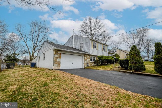 220 HAMPSHIRE DR, Chalfont, PA 18914
