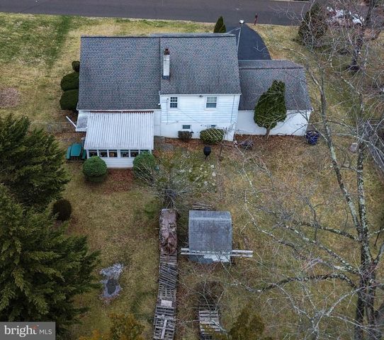220 HAMPSHIRE DR, Chalfont, PA 18914