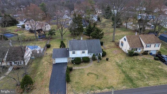 220 HAMPSHIRE DR, Chalfont, PA 18914