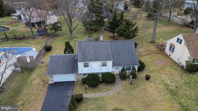 220 HAMPSHIRE DR, Chalfont, PA 18914