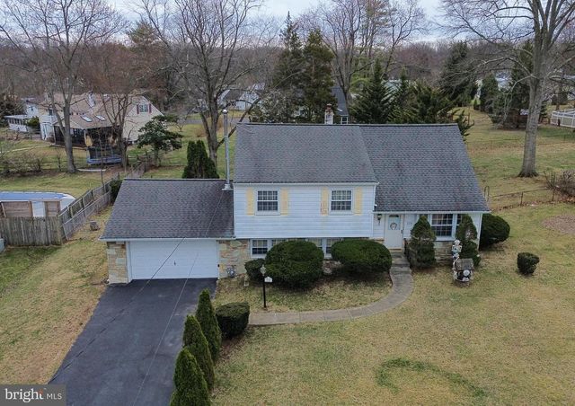 220 HAMPSHIRE DR, Chalfont, PA 18914