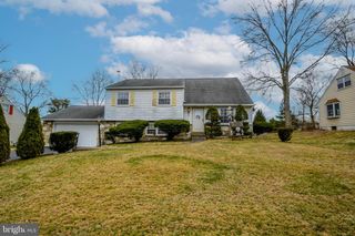220 HAMPSHIRE DR, Chalfont, PA 18914