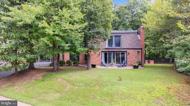 11202 WEDGE DR, Reston, VA 20190