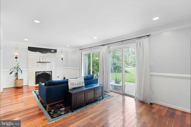 11202 WEDGE DR, Reston, VA 20190