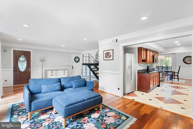 11202 WEDGE DR, Reston, VA 20190