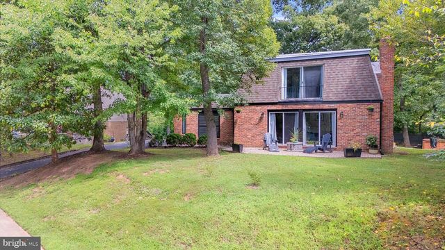 11202 WEDGE DR, Reston, VA 20190