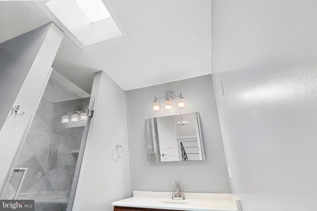 11202 WEDGE DR, Reston, VA 20190