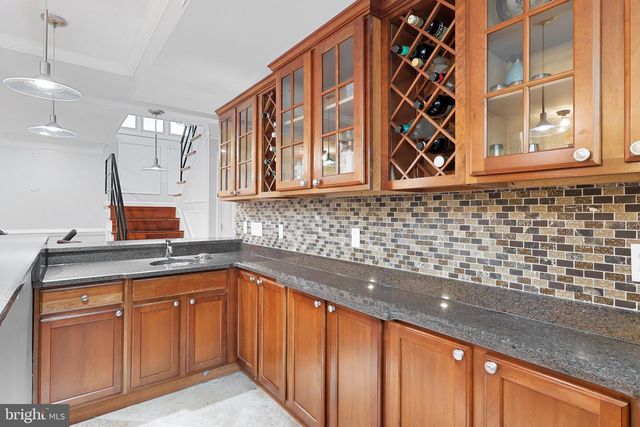 11202 WEDGE DR, Reston, VA 20190