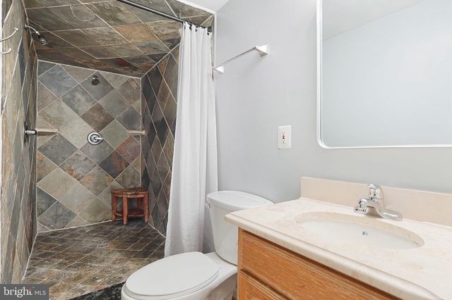 11202 WEDGE DR, Reston, VA 20190