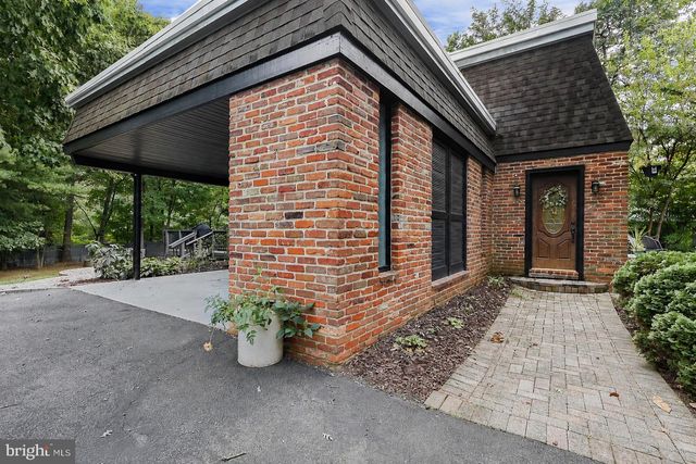 11202 WEDGE DR, Reston, VA 20190