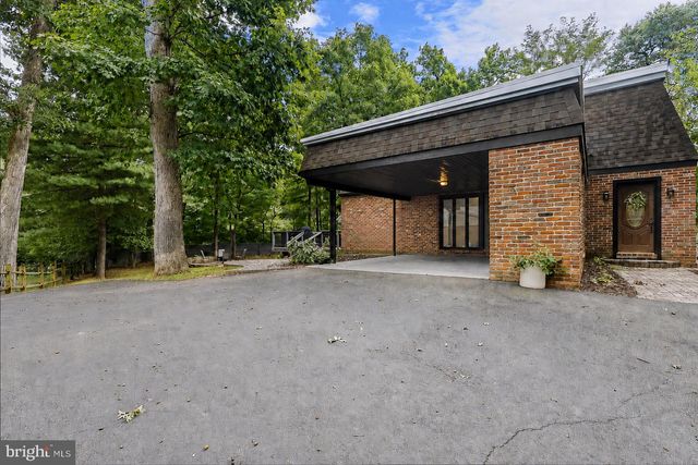 11202 WEDGE DR, Reston, VA 20190