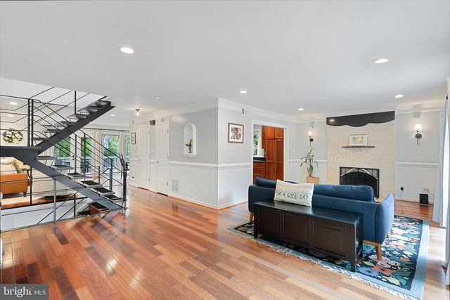 11202 WEDGE DR, Reston, VA 20190