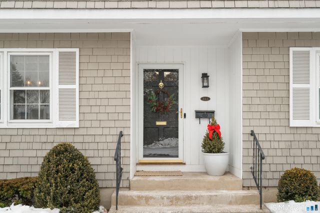 164 Summer Street APT A, New Canaan, CT 06840