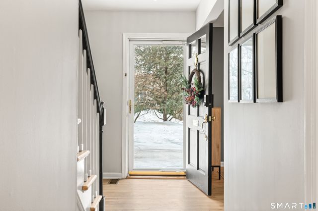 164 Summer Street APT A, New Canaan, CT 06840