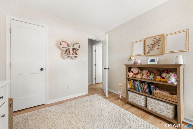 164 Summer Street APT A, New Canaan, CT 06840