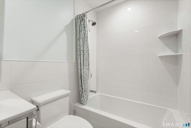 164 Summer Street APT A, New Canaan, CT 06840