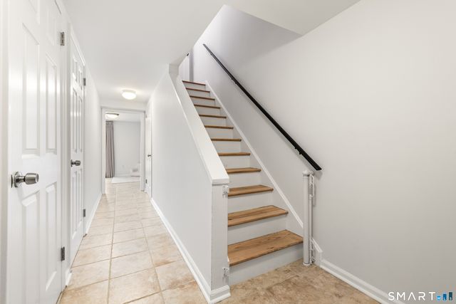 164 Summer Street APT A, New Canaan, CT 06840