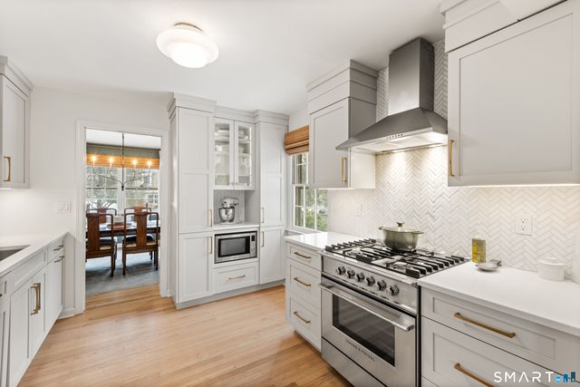 164 Summer Street APT A, New Canaan, CT 06840