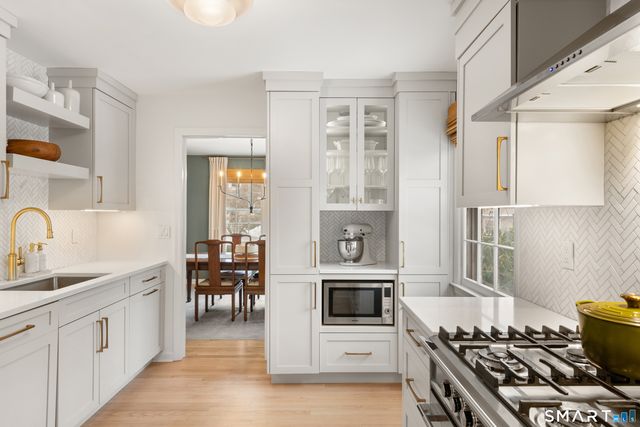 164 Summer Street APT A, New Canaan, CT 06840