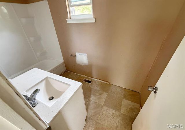 5599 Anna Lee Drive, House Springs, MO 63051