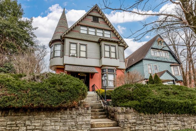 634 Greenup Street, Covington, KY 41011