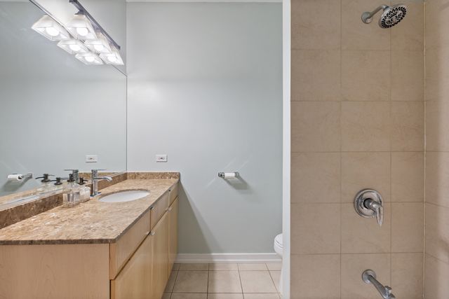 417 N NOBLE Street 5, Chicago, IL 60642