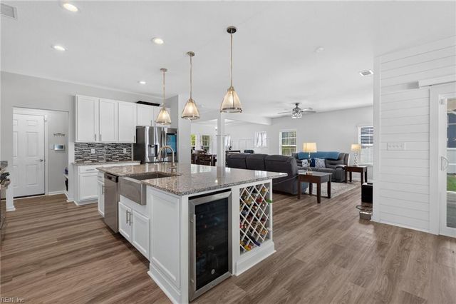 2075 Heron's Point LN, Suffolk, VA 23434
