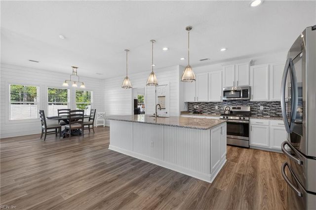 2075 Heron's Point LN, Suffolk, VA 23434