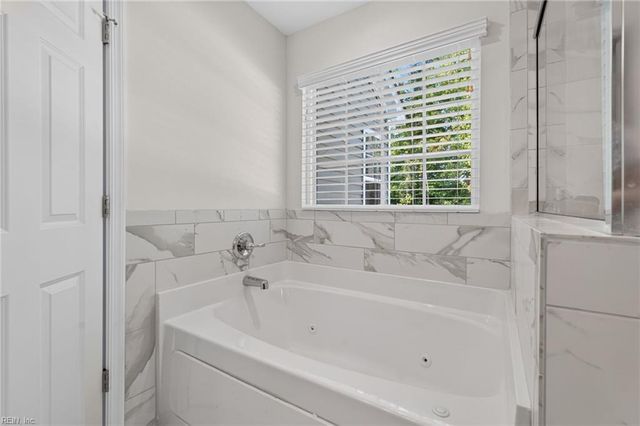 2075 Heron's Point LN, Suffolk, VA 23434