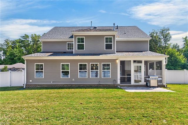 2075 Heron's Point LN, Suffolk, VA 23434