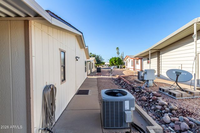 5402 E MCKELLIPS Road 186, Mesa, AZ 85215