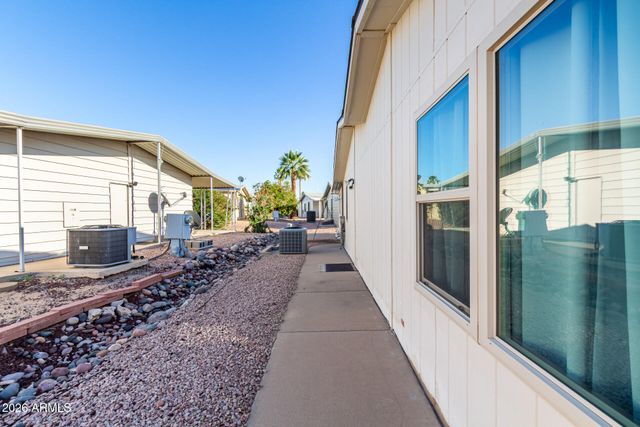 5402 E MCKELLIPS Road 186, Mesa, AZ 85215