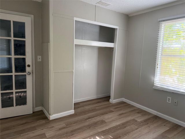 910 Queenswood, Montgomery, TX 77316