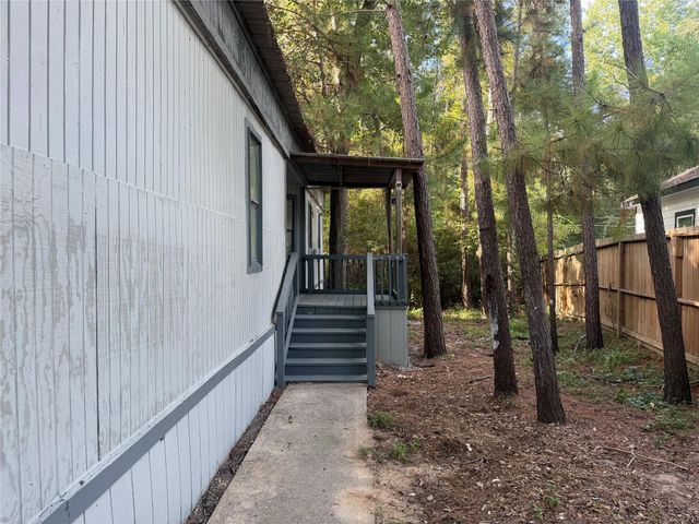 910 Queenswood, Montgomery, TX 77316