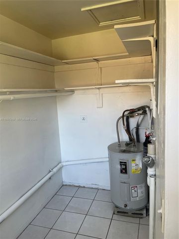 2347 NW 28th St 1-2, Oakland Park, FL 33311