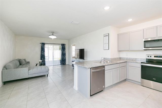2839 MAIDEN GRASS ISLE, Wesley Chapel, FL 33543