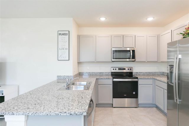 2839 MAIDEN GRASS ISLE, Wesley Chapel, FL 33543