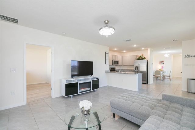 2839 MAIDEN GRASS ISLE, Wesley Chapel, FL 33543