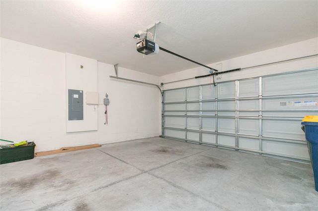 2839 MAIDEN GRASS ISLE, Wesley Chapel, FL 33543