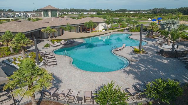 2839 MAIDEN GRASS ISLE, Wesley Chapel, FL 33543