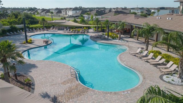 2839 MAIDEN GRASS ISLE, Wesley Chapel, FL 33543