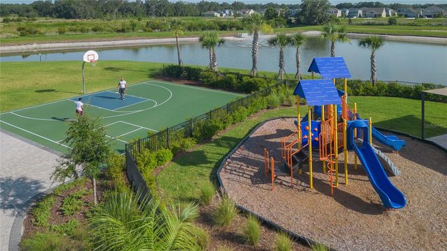 2839 MAIDEN GRASS ISLE, Wesley Chapel, FL 33543