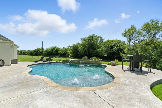 363 Red Bird Drive, Springtown, TX 76082