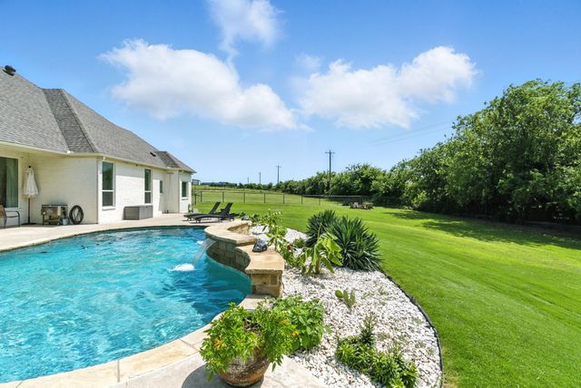363 Red Bird Drive, Springtown, TX 76082