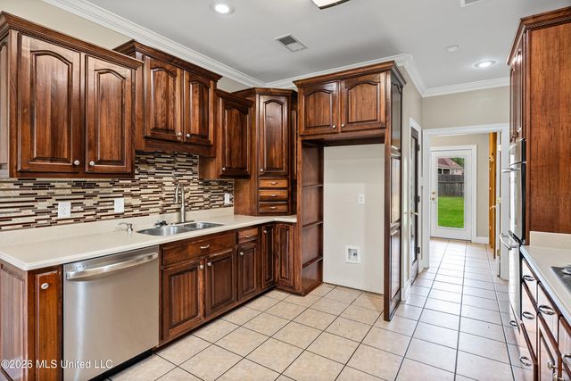 5294 Meadow Pointe Drive, Southaven, MS 38672