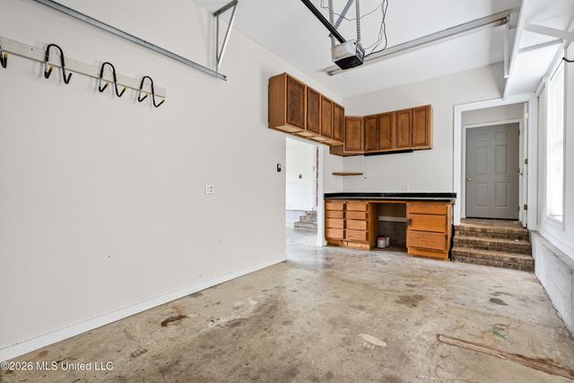 5294 Meadow Pointe Drive, Southaven, MS 38672