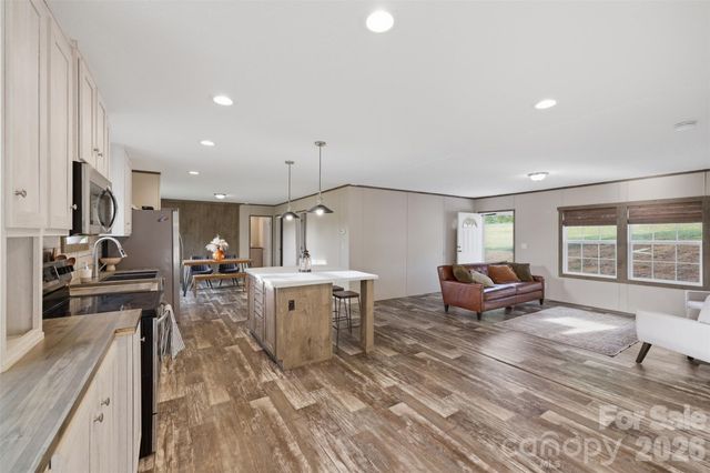 3958 Sulphur Springs Road, Hiddenite, NC 28636