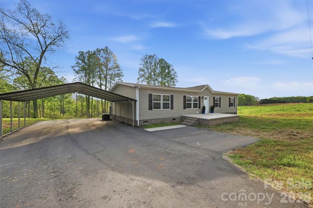 3958 Sulphur Springs Road, Hiddenite, NC 28636